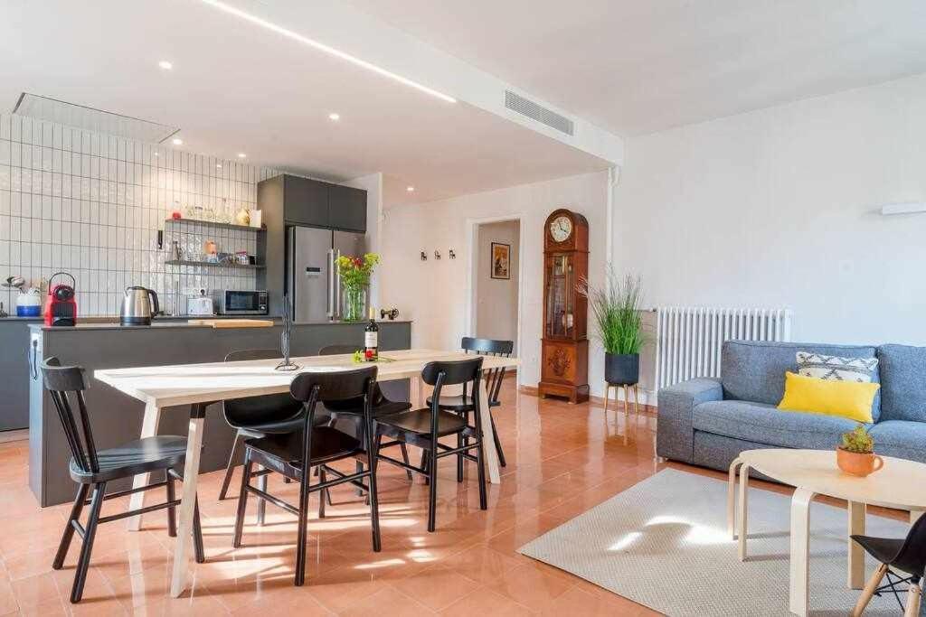 New Top Floor Apt With A Lot Of Light & Aircon Girona Exterior photo